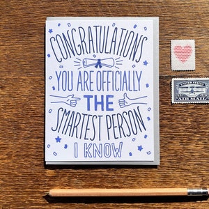 Felicidades más inteligente, tarjeta de graduación, tarjeta de notas tipográfica, en blanco por dentro