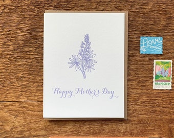 Happy Mother's Day, Lupin bloemen, gevouwen boekdruk wenskaart, blanco binnenin
