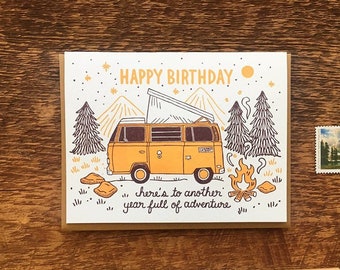 Carte d'anniversaire en camping-car, carte de joyeux anniversaire, aventure d'anniversaire, carte d'anniversaire typographique, carte typographique