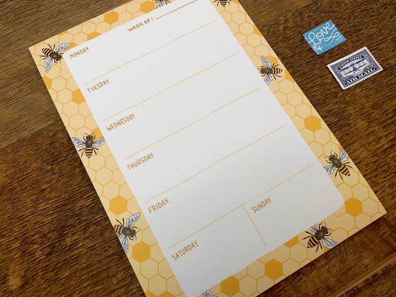 Honey Bees Weekly Desk Planner, Honey Bees Pattern , 6.75 x 9.75 To Do Notepad image 3