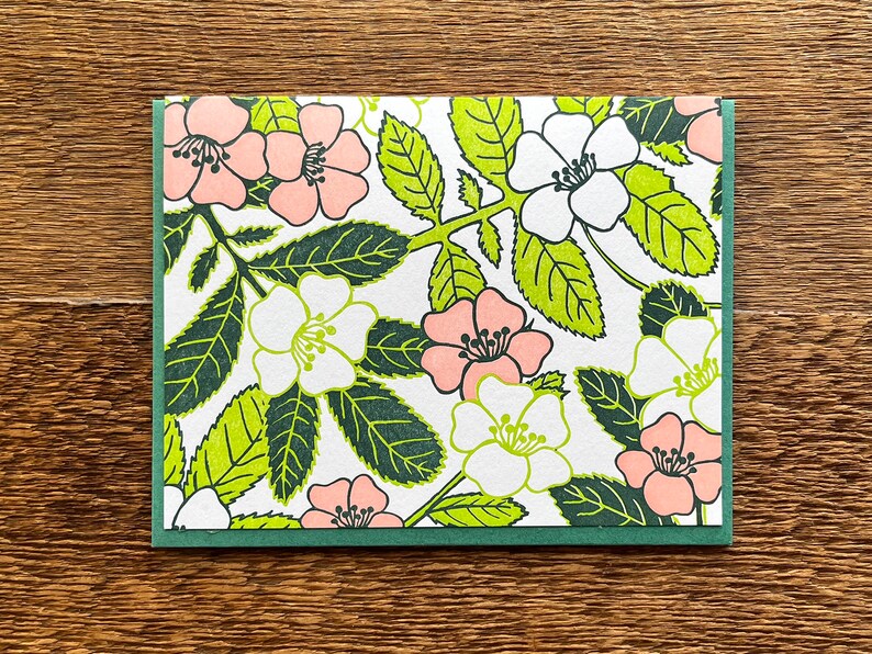 Carte de correspondance avec motifs floraux, impression typographique, intérieur vierge image 3