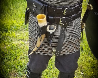 Leather Ale Horn Frog for Larping, Renaissance Faires, SCA and any other event. A good secure way to carry your ale horn.