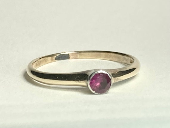 Antique Ruby Low Rise Stacking Ring in 14K Yellow… - image 5