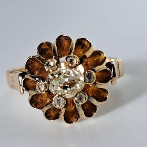 Antique Victorian Mine Cut Diamond Ring in 18K Yellow Gold