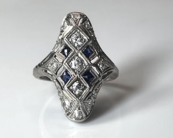 Anello Art Déco con diamanti taglio transizione in oro bianco 18 carati