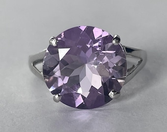 Anillo vintage de amatista púrpura en oro blanco de 10 quilates