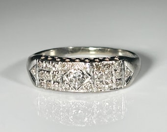 Art Deco Diamant im Übergangsschliff und Diamant im Single Cut Art Deco Ring aus 585er Weißgold