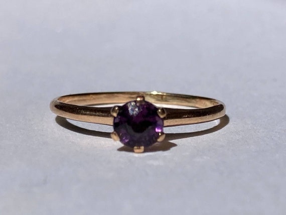 Antique Purple Amethyst Solitaire Ring in 10K Yel… - image 1