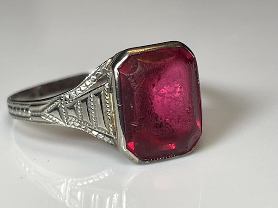 Art Deco Bezel Set Ruby Paste Ring in 10K White G… - image 9