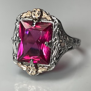 Art Deco Ruby Filigree Ring in White Gold with Yellow Gold Blossoms