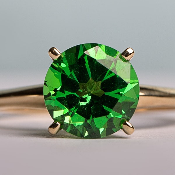 Vintage 2ct Emerald Solitaire Ring in 14K Yellow Gold