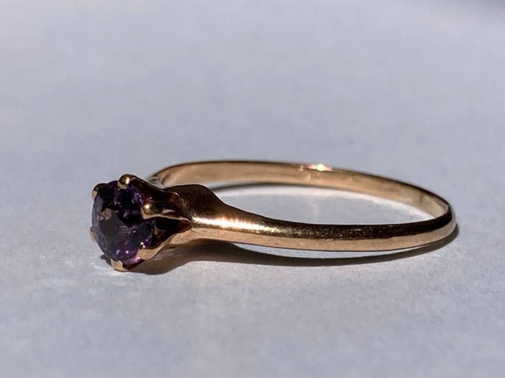 Antique Purple Amethyst Solitaire Ring in 10K Yel… - image 4