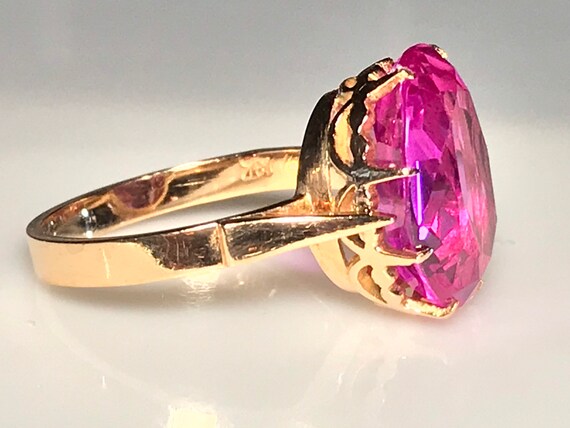 Antique 18K Pink Sapphire Ring in Yellow Gold