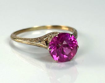 Anillo solitario de rubí antiguo en oro amarillo de 10 quilates de la época eduardiana