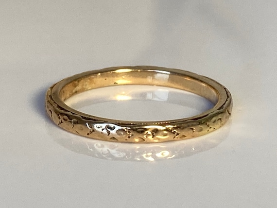 Art Deco Engraved 14K Yellow Gold Band - image 6