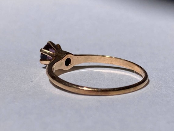 Antique Purple Amethyst Solitaire Ring in 10K Yel… - image 3