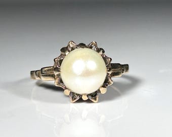 Antique Art Deco Pearl Solitaire Ring in 10K Yellow Gold