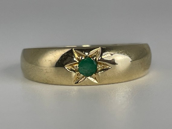 Antique Emerald Gypsy Ring in 14K Yellow Gold Vic… - image 7