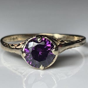 Edwardian Purple Tourmaline Ring in 14K Yellow Gold Filigree