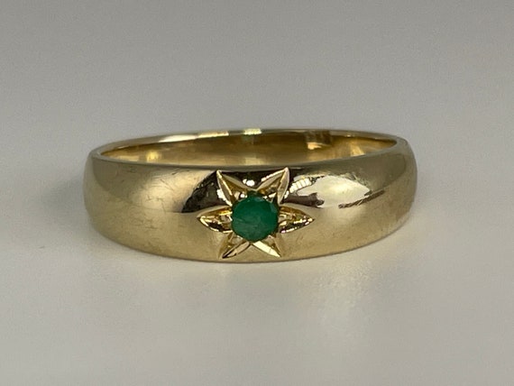 Antique Emerald Gypsy Ring in 14K Yellow Gold Vic… - image 1