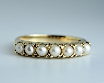 Vintage Small Pearl Band in 10K Yellow Gold