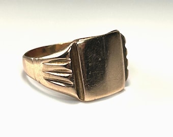 Victorian Rose Gold Signet Ring in 10K Rosy Gold circa 1870
