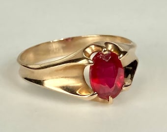 Vintage Rubellite Tourmaline Ring in Yellow Gold