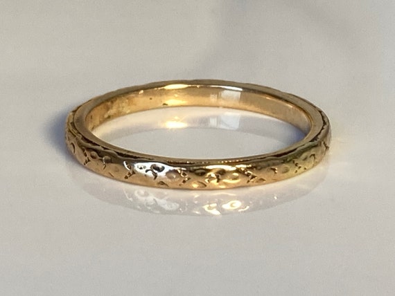 Art Deco Engraved 14K Yellow Gold Band - image 8