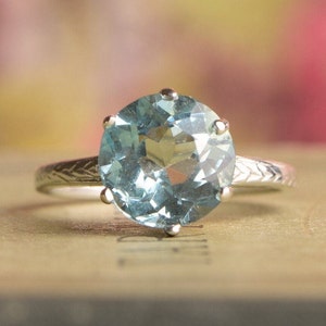 Art Deco Aquamarine Ring 18K White Gold Round Cut