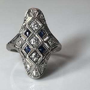 Art Deco-ring platina mijngeslepen diamant en Frans geslepen saffier