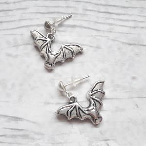 Bat earrings, vampire earrings, halloween earrings, gothic earrings, halloween jewellery, goth jewelry, costume earrings, spooky gift