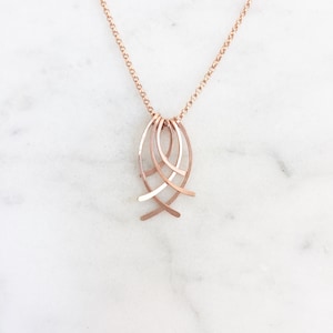 Collier Art déco en or rose, collier de tous les jours, or rose unique, or rose délicat, or rose léger et délicat, franges déco en or rose