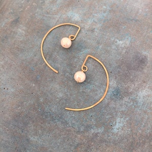Modern pearl threader earrings, pearl drop earrings, pearl dangle, baroque pearl drop, white pearl, unique pearl, gold and pearl, Sophie