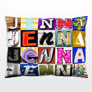 Oreiller personnalisé avec JENNA dans les photos de lettres de signe ; Coussins de canapé personnalisés; Oreillers colorés; Oreiller photo; Oreillers de sofa