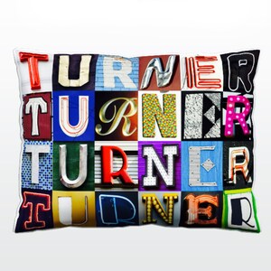 Oreiller personnalisé avec TURNER dans les photos de lettres de signe; Coussins de canapé personnalisés; Oreillers colorés; Oreiller photo; Oreillers de sofa