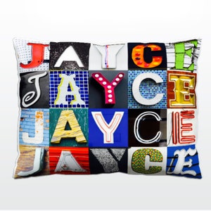 Oreiller personnalisé avec JAYCE dans les photos de lettres de signe ; Coussins de canapé personnalisés; Oreillers colorés; Oreiller photo; Oreillers de sofa