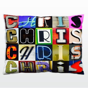 Oreiller personnalisé avec CHRIS dans les photos de lettres de signe; Coussins de canapé personnalisés; Oreillers colorés; Oreiller photo; Oreillers de sofa
