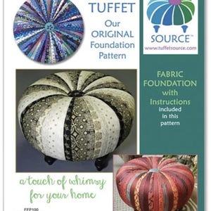 Puede incluir: Un patrón de base de tela para un puf de 45,7 cm. La imagen muestra un puf terminado con un botón en el centro y una imagen más pequeña de un puf terminado. El texto dice "a touch of whimsy for your home".