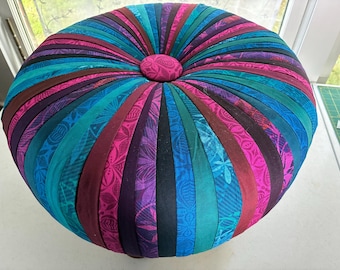 Ombre Lila Blå Rosa Handgjord Tuffet Ottoman Fotpall 18" Rund Tuffet Ottoman – Dekorativ Accent-Eklektisk Inredning