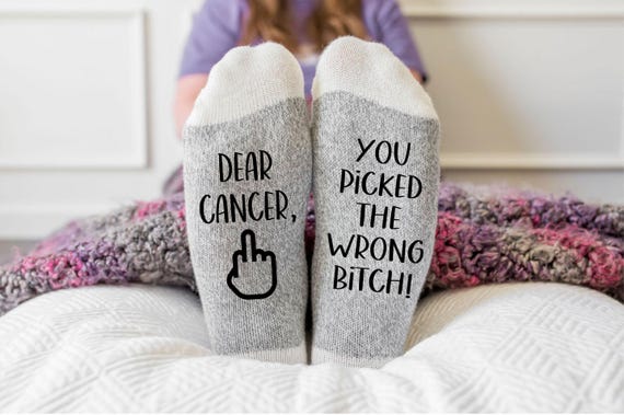 Cancer Support Gift-Socks-In This Family-Cancer Socks-Kicking Cancers Ass- Cancer Gifts-Chemo Gift - Italia