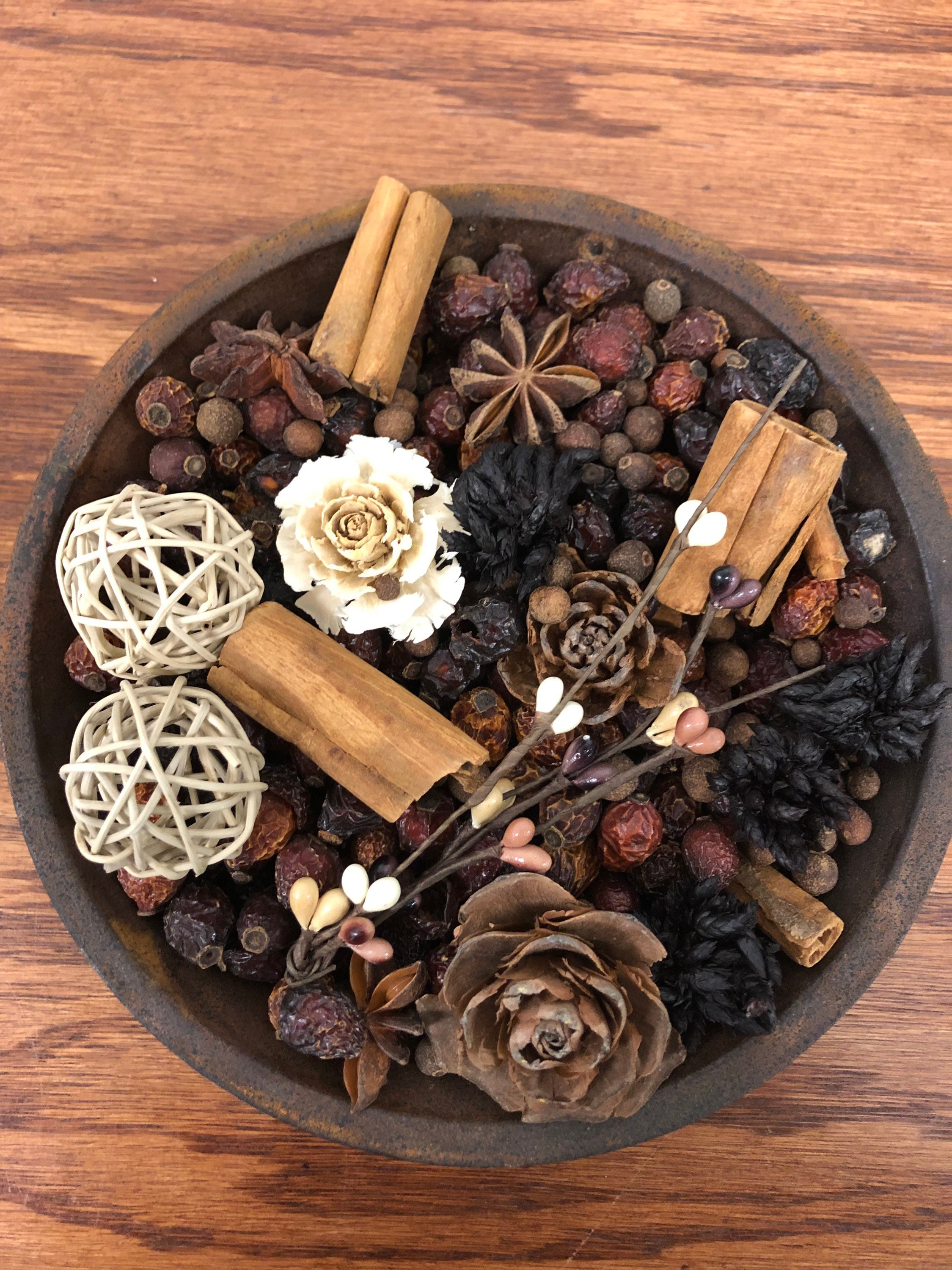 Home Sweet Home Potpourri. Cinnamon, Anise Stars, Cloves, Pantry Apples,  Cedar Tips , Berries and Plenty of Other Unique Pods. 6 Oz Bag 