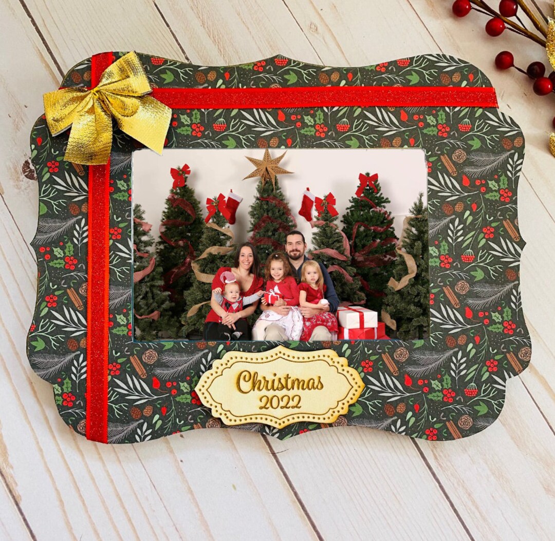 Green Hollylimited Edition Christmas Framechristmas Decorations Christmas Picture Frame