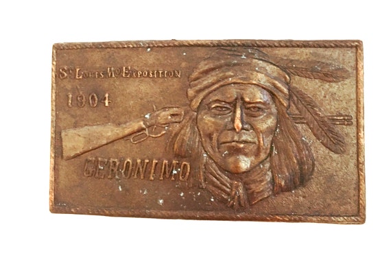 Vintage Collectible Buckle Indian Chief Geronimo 1904 St  display picture 3