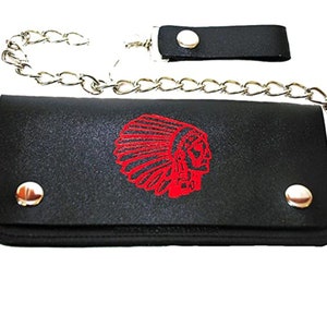 Cartera plegable de cuero de 15 cm con estampado de jefe indio nativo americano, cadena de metal cromado, múltiples ranuras para identificación, licencia de conducir, tarjetas de crédito y organizador.