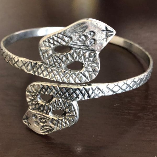 Vintage Snake Arm Band Cuff Bracelet Double Sided Two Cobra Faces Adjustable Size Metal Silver Tone in Egyptian Cleopatra Style