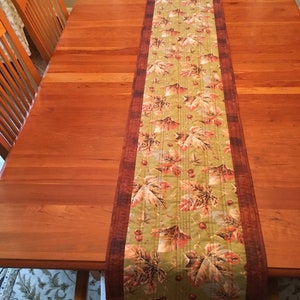 Table Runner reversible Fall Leaves - burnt orange