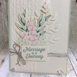 WEDDING ENGAGEMENT HUWELIJK is een reis met de hand gestempelde wenskaart