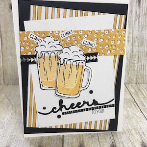 CHEERS TO BEER Tassen und To You Hand gestempelte Grußkarte