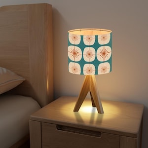Atomic 60s-Inspired Tripod Table Lamp – Retro Mid-Century Modern Accent Light for Desks, Nightstands, Side Tables, Unique Retro Home Decor