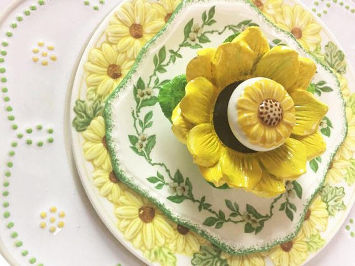 White Yellow Glass Garden Flower Lawn Art Garden Art Etsy